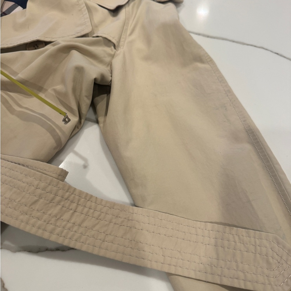 Authentic Burberry Beige Classic Trench Coat - Picture 6 of 15